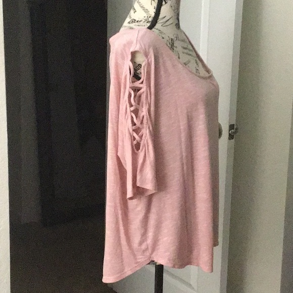 Pink Half Sleeve Design 👚 - Picture 3 of 4